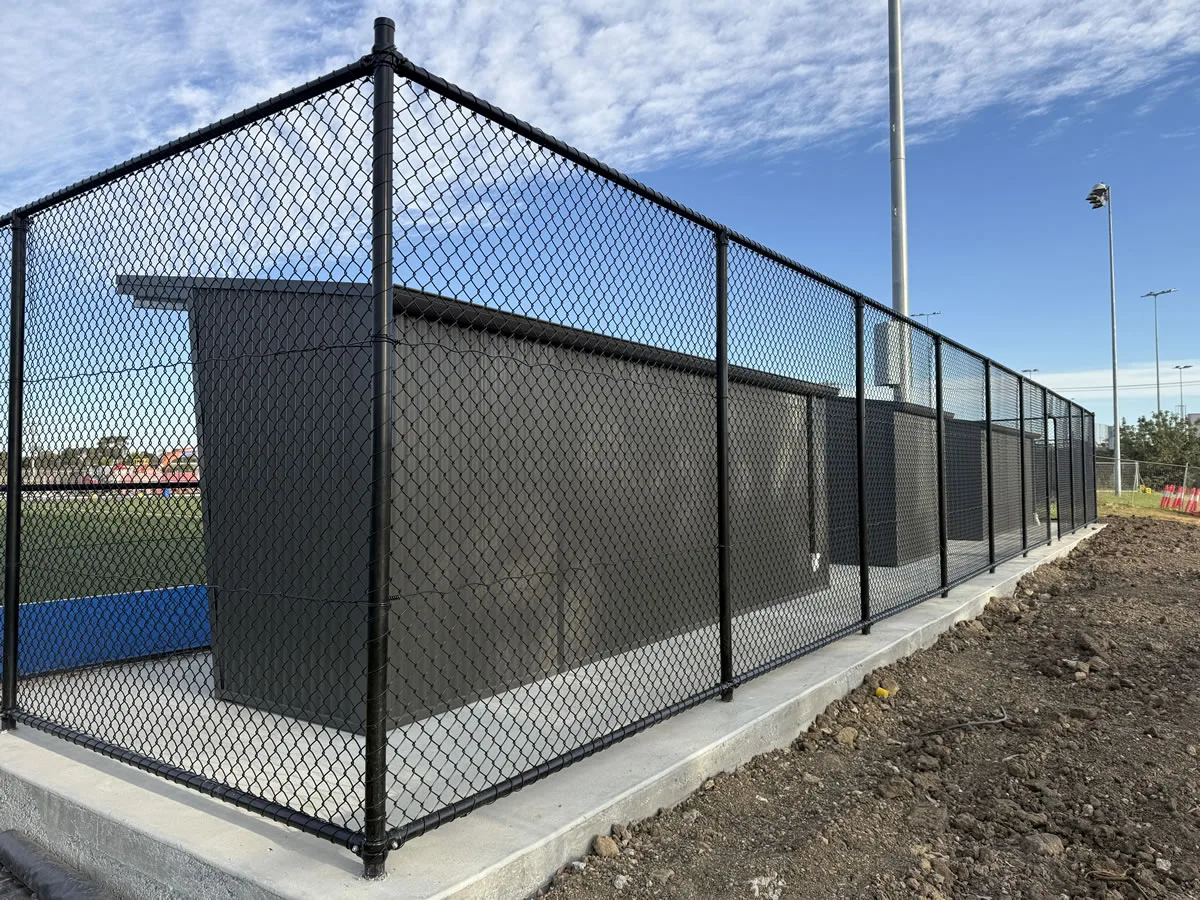 Commercial chain mesh fencing